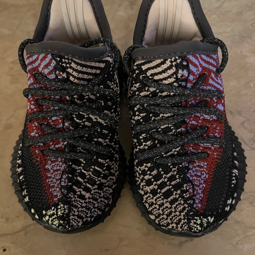 Authentic Infant Yeezy 350 Yecheil nonreflective - Picture 5 of 6